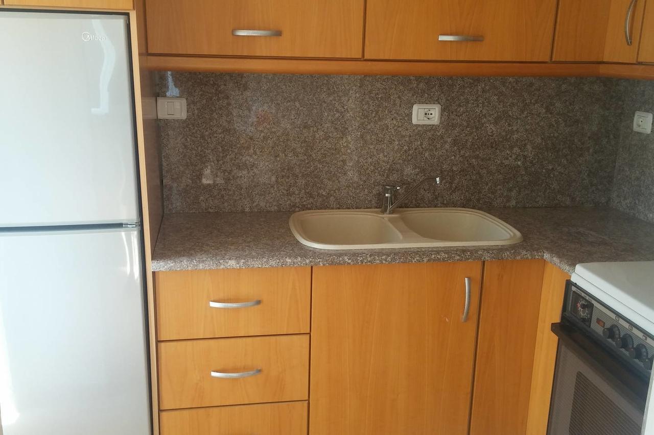 Central Apartment, Fully Equipped Himare Exterior photo